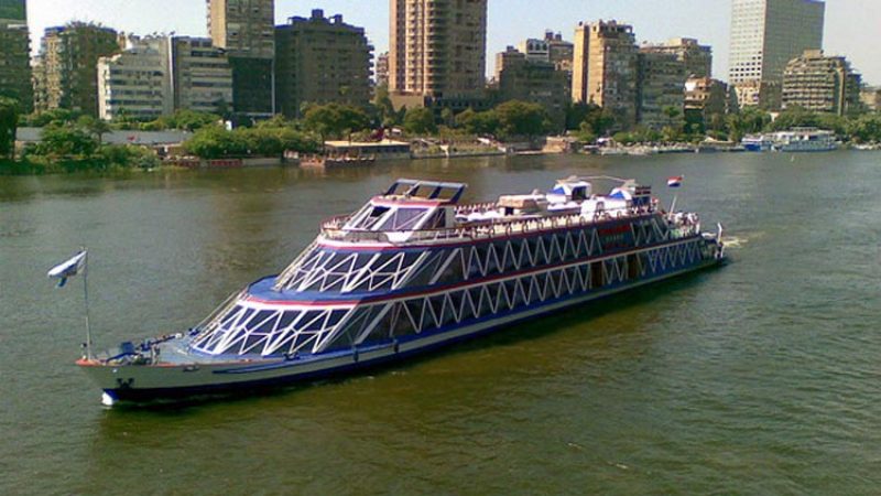 Dinner cruise show on Nile Crystal 